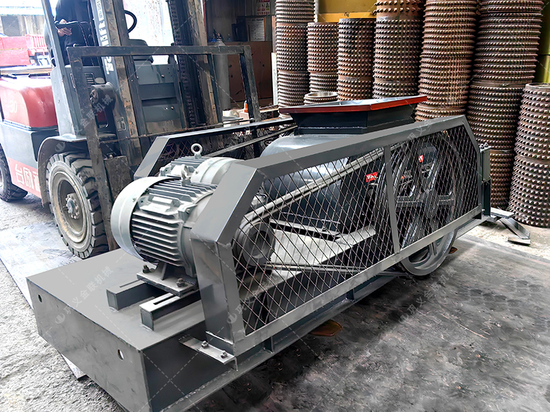 建筑垃圾處理為何首先選擇雙齒輥破碎機(jī)？這3個優(yōu)勢太明顯！